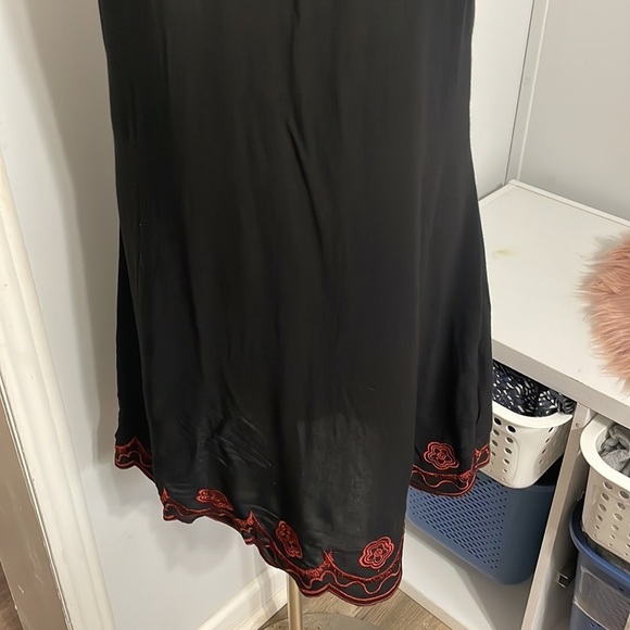 Lulu’s black embroidered halter dress size S - Picture 5 of 12